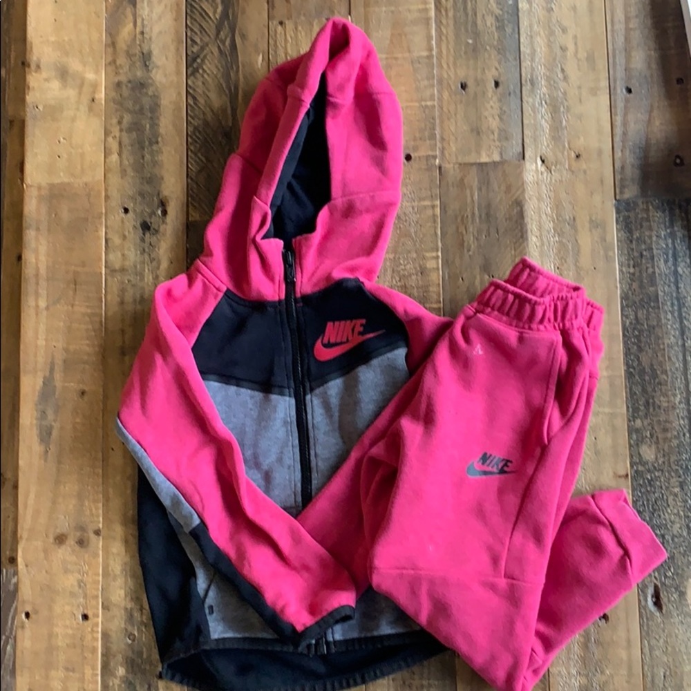 Girls Nike Tech fleece set